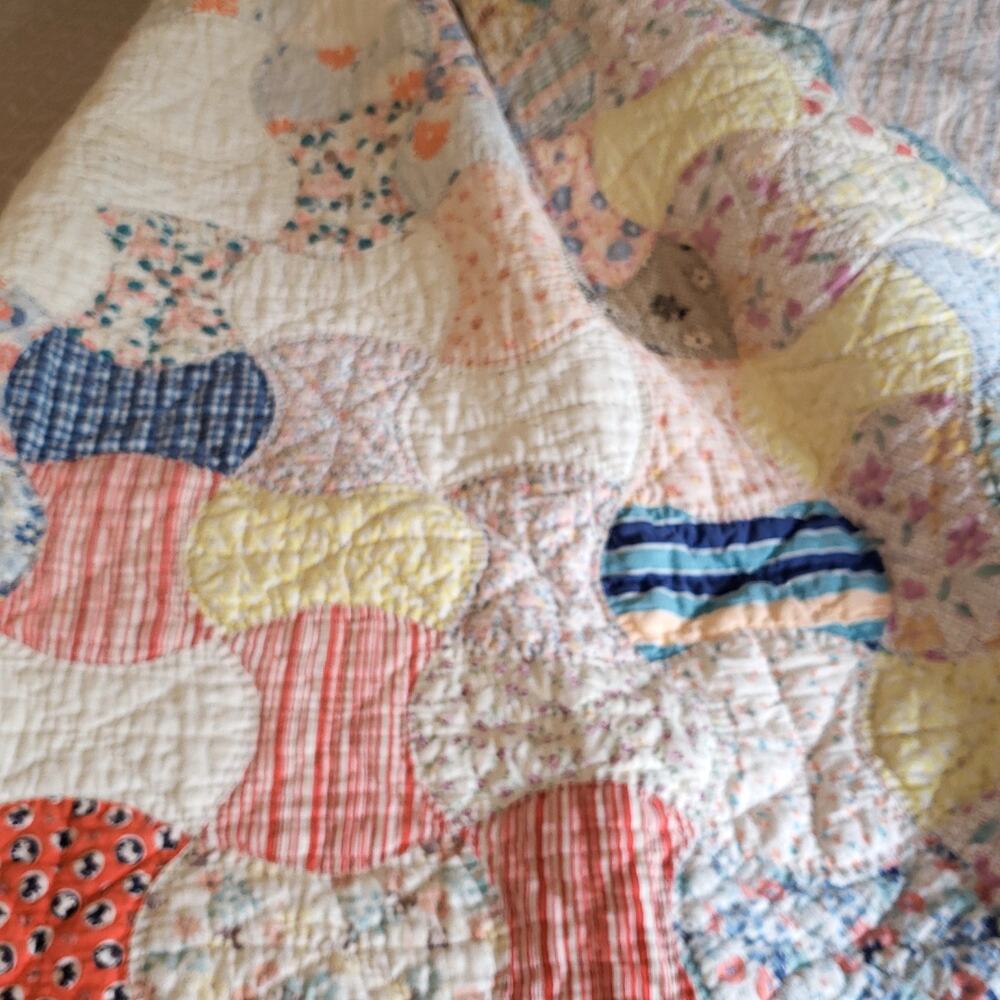 vintage hand quilted  patchwork quilt. scrappy, bow-tie patterns scalloped edge - Picture 11 of 11